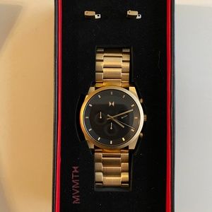 MVMT Atomic Gold Watch 44 mm. with extra band